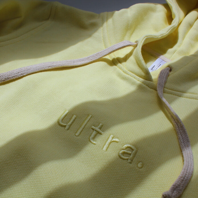 hoodie amarillo 11